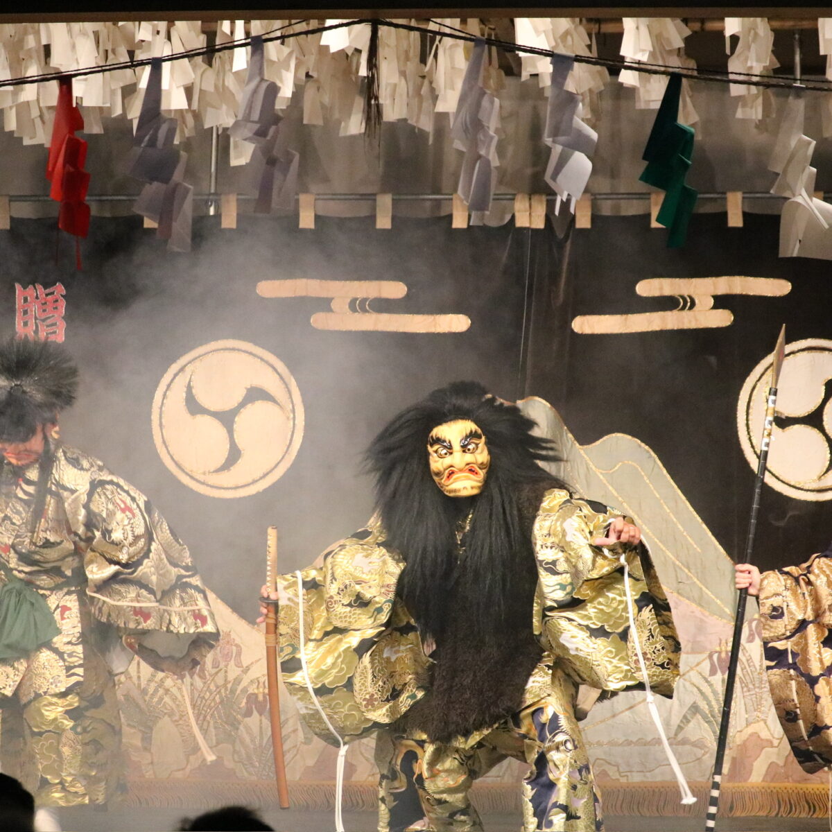 石見神楽 多根神楽団 三瓶山北の原 姫逃池公演 - さんべツアーズ